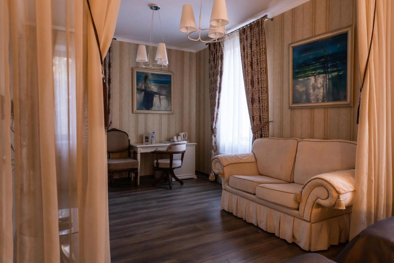 Hotel "Mandarin Clubhouse" Κχαρκίβ Εξωτερικό φωτογραφία
