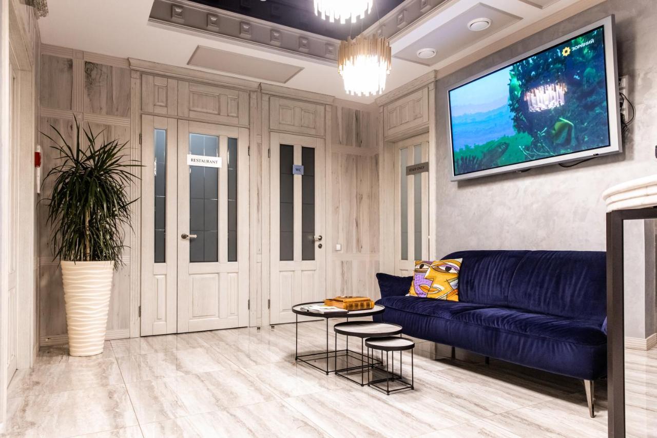 Hotel "Mandarin Clubhouse" Κχαρκίβ Εξωτερικό φωτογραφία
