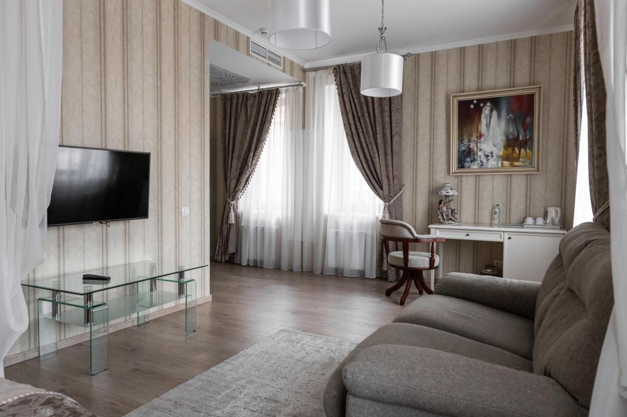 Hotel "Mandarin Clubhouse" Κχαρκίβ Εξωτερικό φωτογραφία