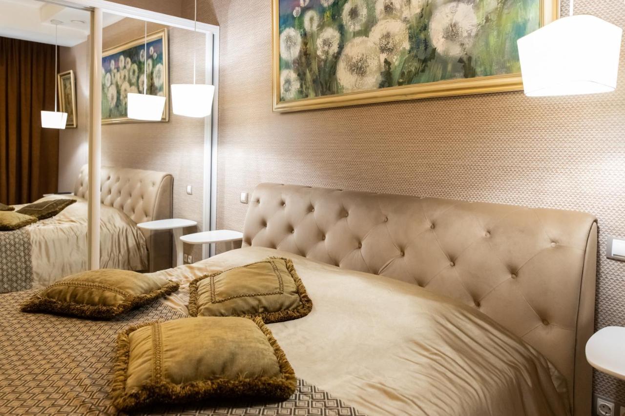 Hotel "Mandarin Clubhouse" Κχαρκίβ Εξωτερικό φωτογραφία