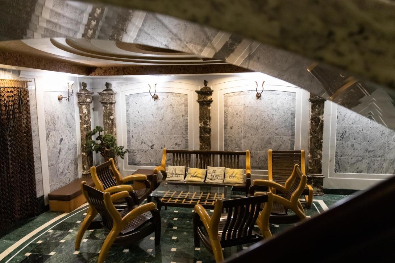 Hotel "Mandarin Clubhouse" Κχαρκίβ Εξωτερικό φωτογραφία