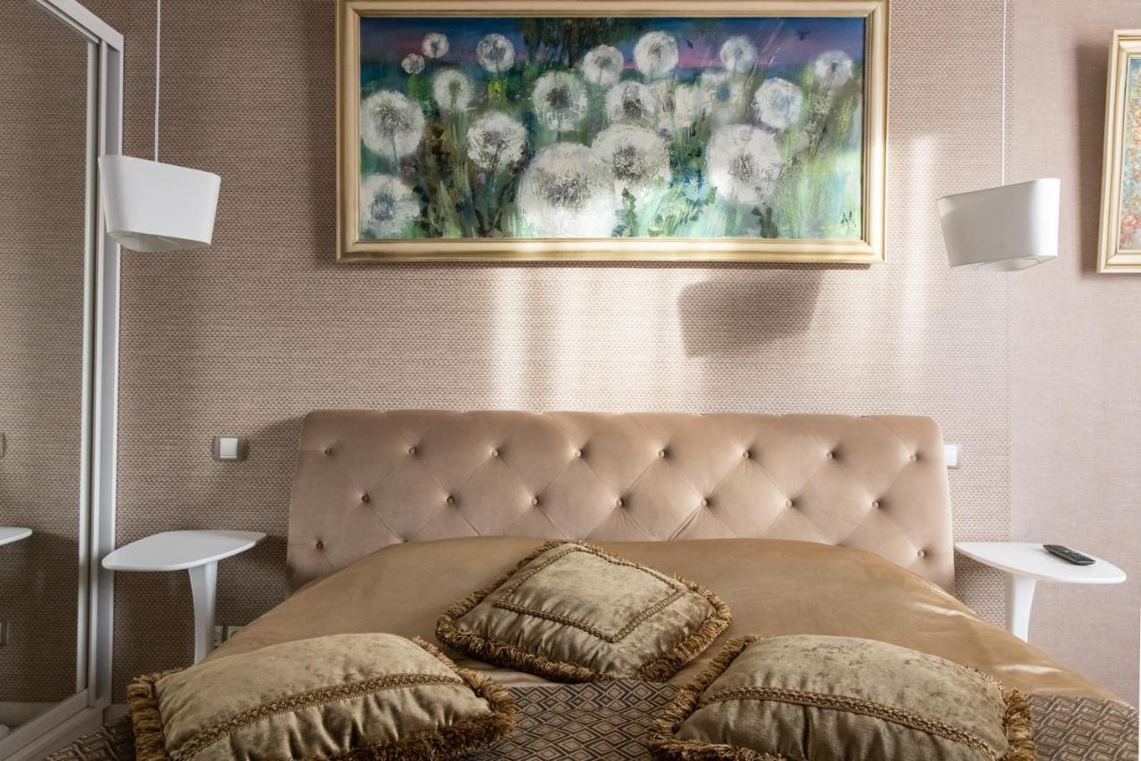 Hotel "Mandarin Clubhouse" Κχαρκίβ Εξωτερικό φωτογραφία
