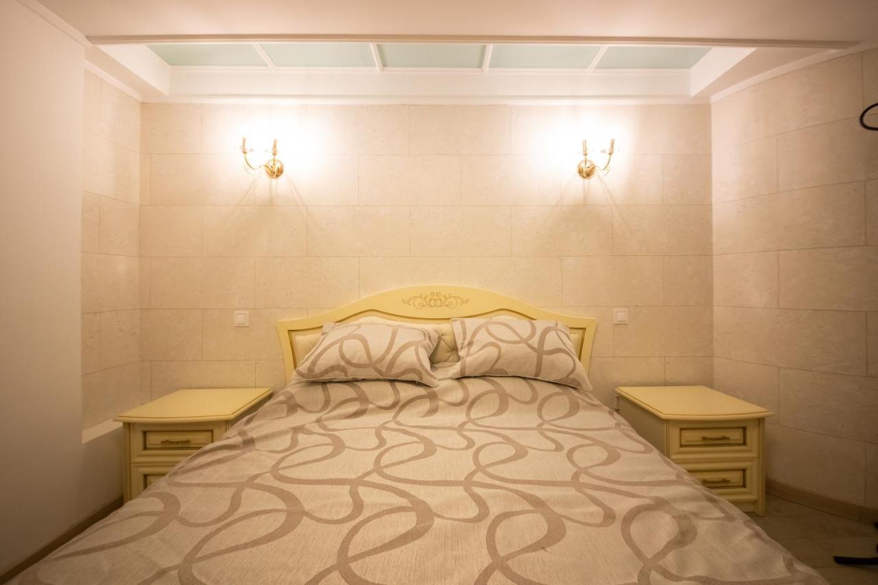 Hotel "Mandarin Clubhouse" Κχαρκίβ Εξωτερικό φωτογραφία