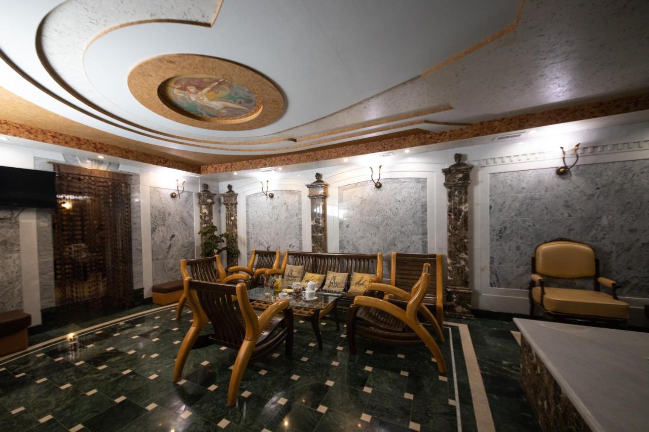Hotel "Mandarin Clubhouse" Κχαρκίβ Εξωτερικό φωτογραφία