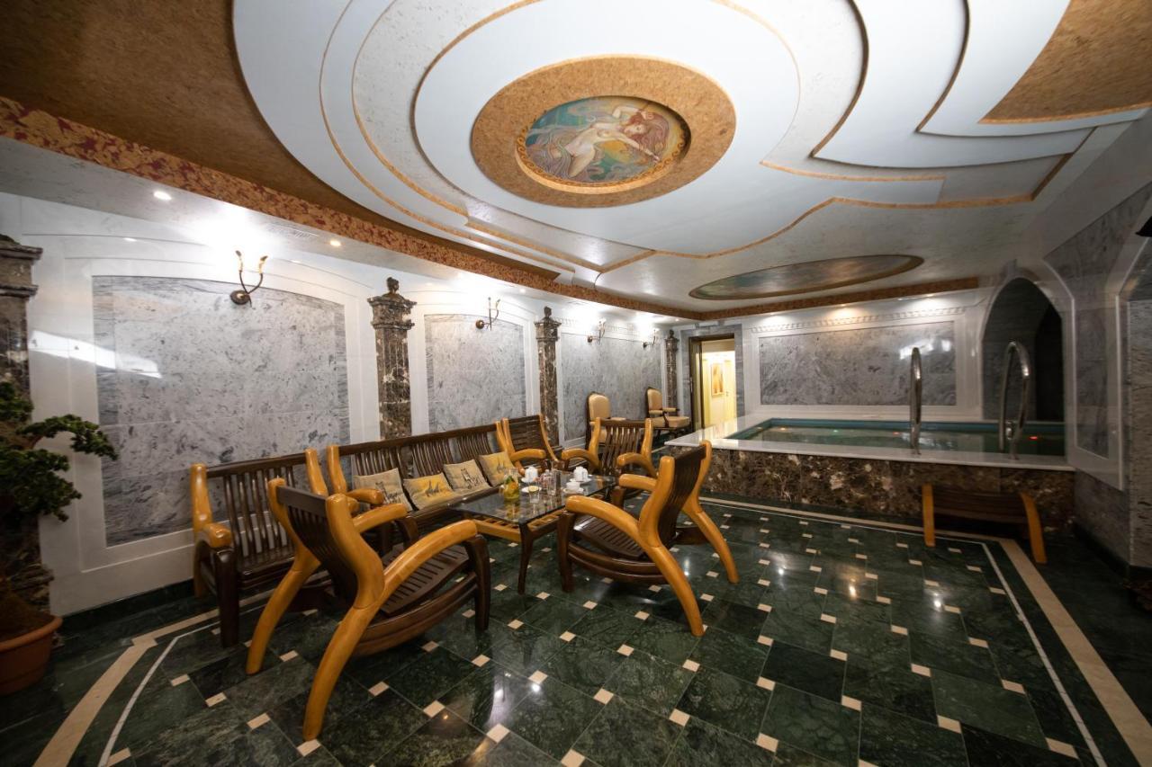 Hotel "Mandarin Clubhouse" Κχαρκίβ Εξωτερικό φωτογραφία
